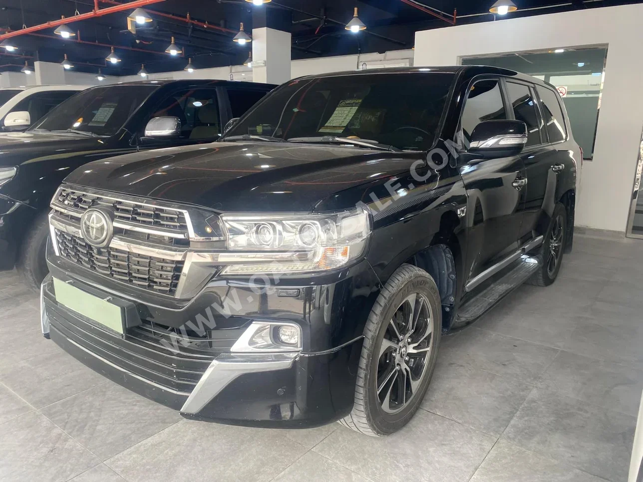 Toyota  Land Cruiser  VXR  2021  Automatic  169,000 Km  8 Cylinder  Four Wheel Drive (4WD)  SUV  Black