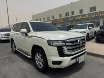Toyota  Land Cruiser  GXR Twin Turbo  2023  Automatic  32,000 Km  6 Cylinder  Four Wheel Drive (4WD)  SUV  White  With Warranty