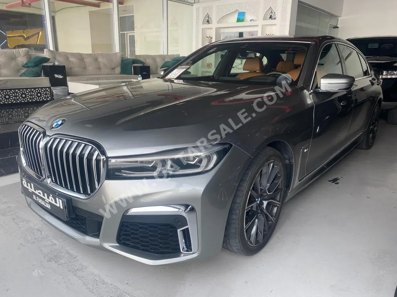 بي ام دبليو  الفئة - السابعة  730 Li  2020  اوتوماتيك  97,000 كم  6 سلندر  دفع خلفي  سيدان  رمادي