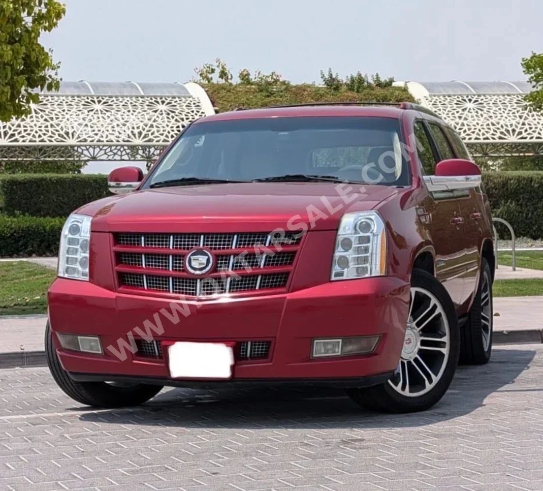 Cadillac  Escalade  2013  Automatic  251,875 Km  8 Cylinder  Four Wheel Drive (4WD)  SUV  Red