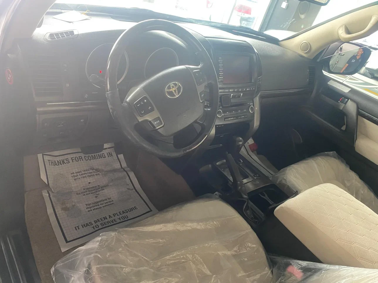 Toyota  Land Cruiser  VXR  2008  Automatic  375,000 Km  8 Cylinder  Four Wheel Drive (4WD)  SUV  Silver