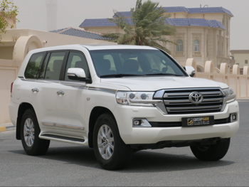 Toyota Land Cruiser VXR 2021 Automatic 115,000 Km 8 Cylinder Four Wheel Drive (4WD) SUV White