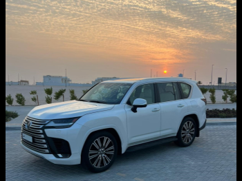 Lexus  LX  600 Luxury  2024  Automatic  37,000 Km  6 Cylinder  Four Wheel Drive (4WD)  SUV  White  With Warranty
