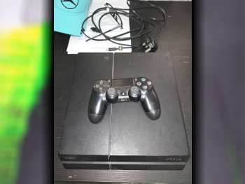 Video Games Consoles - Sony  - PlayStation 4  - 1 TB  -Included Controllers: 1