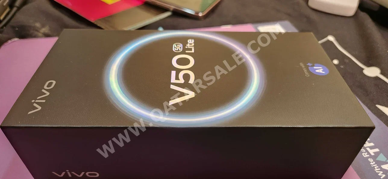 Mobile Phones Vivo  - V  - 29  - Gold  - 16 GB