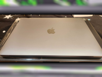 Laptops Apple  - MacBook Pro 13 Inch  - Silver  - MacOS  - Intel  - Core i5  -Memory (Ram): 16 GB
