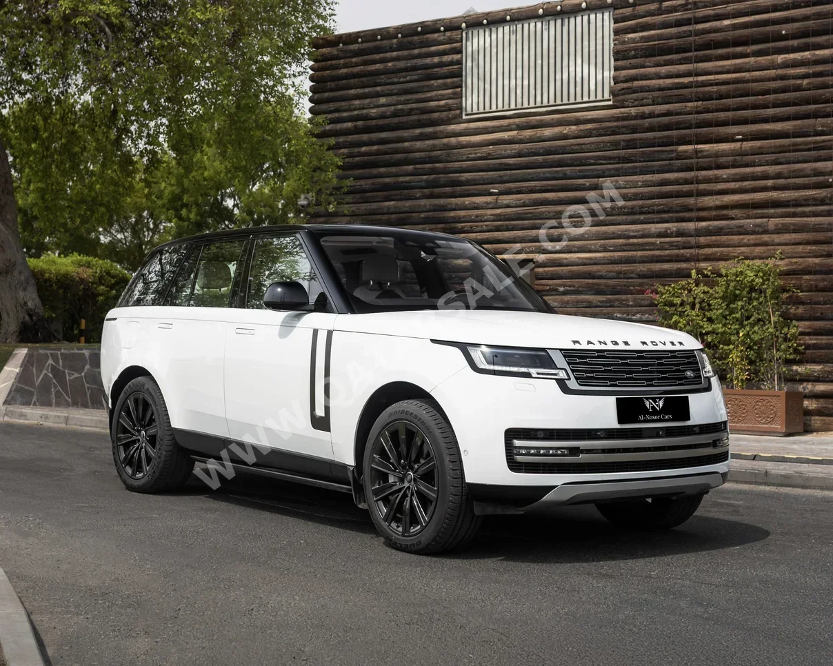 Land Rover  Range Rover  Vogue  2023  Automatic  98,000 Km  8 Cylinder  Four Wheel Drive (4WD)  SUV  White  With Warranty