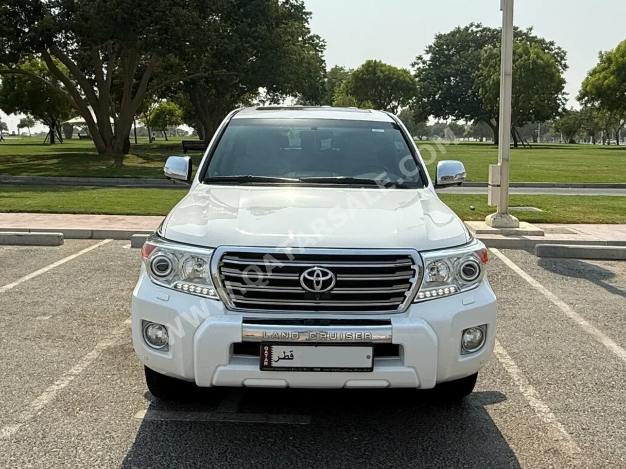 Toyota Land Cruiser GXR - Limited 2015 Automatic 115,000 Km 8 Cylinder Four Wheel Drive (4WD) SUV White