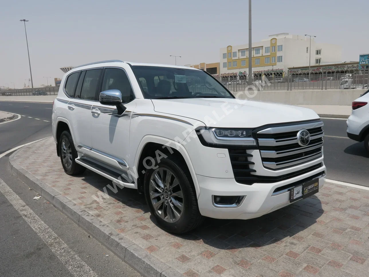 Toyota  Land Cruiser  VXR Twin Turbo  2023  Automatic  65,000 Km  6 Cylinder  Four Wheel Drive (4WD)  SUV  White  With Warranty