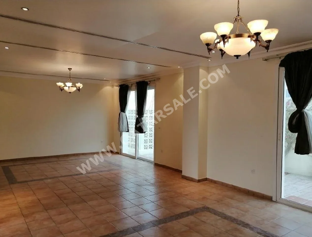 سكن عائلي  - نصف مفروشة  - الدوحة  - فريج النصر  - 3 غرف نوم