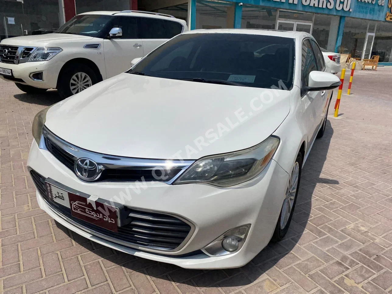 Toyota  Avalon  XLE  2013  Automatic  142,000 Km  6 Cylinder  Front Wheel Drive (FWD)  Sedan  White