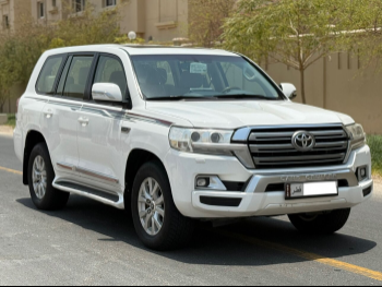 Toyota  Land Cruiser  GXR  2020  Automatic  185,000 Km  6 Cylinder  Four Wheel Drive (4WD)  SUV  White