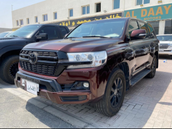 Toyota  Land Cruiser  GXR  2016  Automatic  251,000 Km  8 Cylinder  Four Wheel Drive (4WD)  SUV  Maroon
