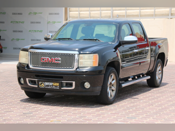 GMC  Sierra  Denali  2012  Automatic  205,000 Km  8 Cylinder  Four Wheel Drive (4WD)  Pick Up  Black