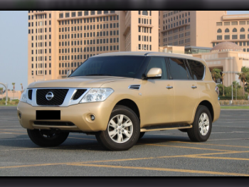 Nissan  Patrol  SE  2013  Automatic  350,000 Km  8 Cylinder  Four Wheel Drive (4WD)  SUV  Beige