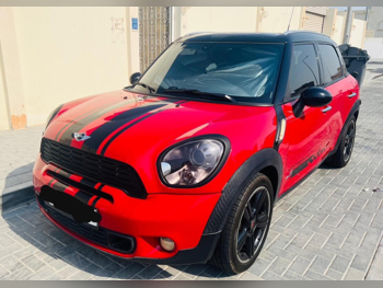 Mini  Cooper  CountryMan  S  2013  Automatic  89,000 Km  4 Cylinder  All Wheel Drive (AWD)  Hatchback  Black and Red