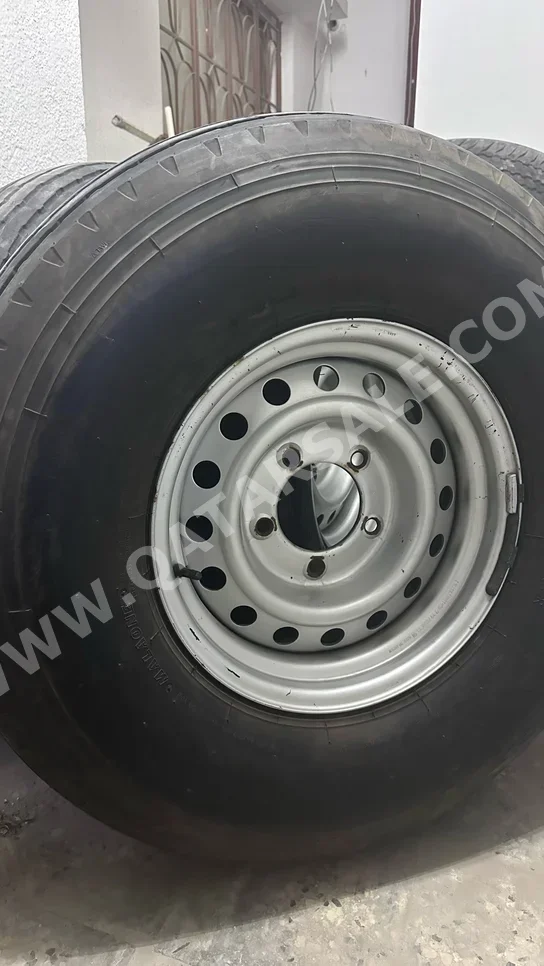 رنقات العجلات أستون مارتن  الألومنيوم \  16 بوصة  فضي  2021  4  5