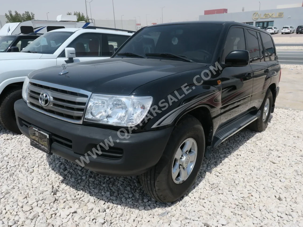 تويوتا  لاند كروزر  جي اكس  2003  عادي  352,000 كم  6 سلندر  دفع رباعي  اس يو في  أسود
