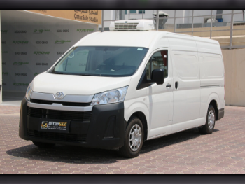 Toyota  Hiace  2022  Manual  80,000 Km  4 Cylinder  Rear Wheel Drive (RWD)  Van / Bus  White