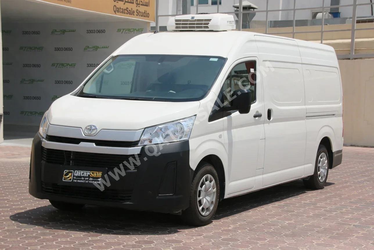 Toyota  Hiace  2022  Manual  80,000 Km  4 Cylinder  Rear Wheel Drive (RWD)  Van / Bus  White
