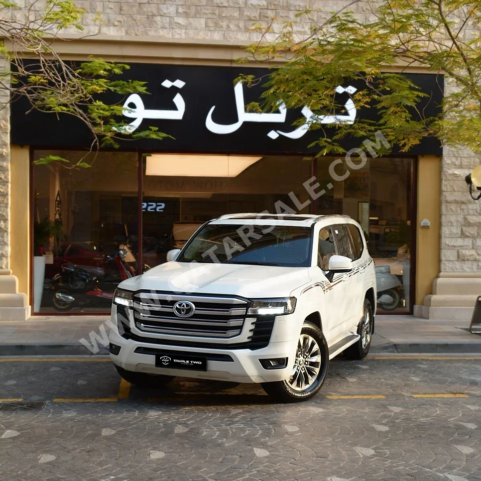 تويوتا  لاند كروزر  جي اكس ار توين توربو  2022  اوتوماتيك  90,740 كم  6 سلندر  دفع رباعي  اس يو في  أبيض  تحت الضمان