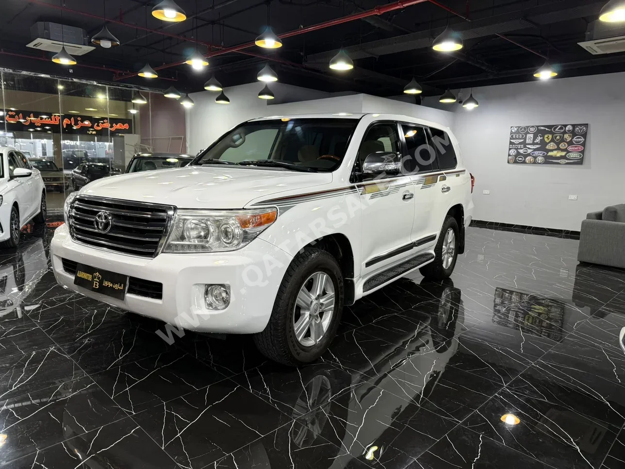 Toyota  Land Cruiser  GXR  2014  Automatic  414,000 Km  8 Cylinder  Four Wheel Drive (4WD)  SUV  White