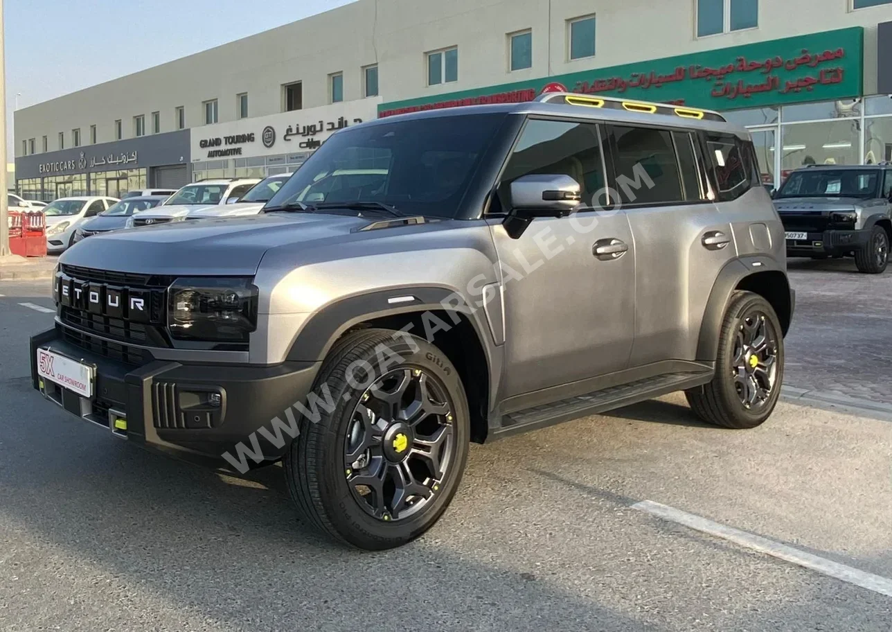 Jetour  T2  Luxury  2025  Automatic  7,900 Km  4 Cylinder  Four Wheel Drive (4WD)  SUV  Gray  With Warranty