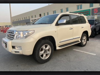 Toyota  Land Cruiser  VXR  2011  Automatic  490,000 Km  8 Cylinder  Four Wheel Drive (4WD)  SUV  White