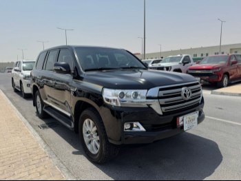 Toyota  Land Cruiser  VXR  2021  Automatic  46,000 Km  8 Cylinder  Four Wheel Drive (4WD)  SUV  Black  With Warranty