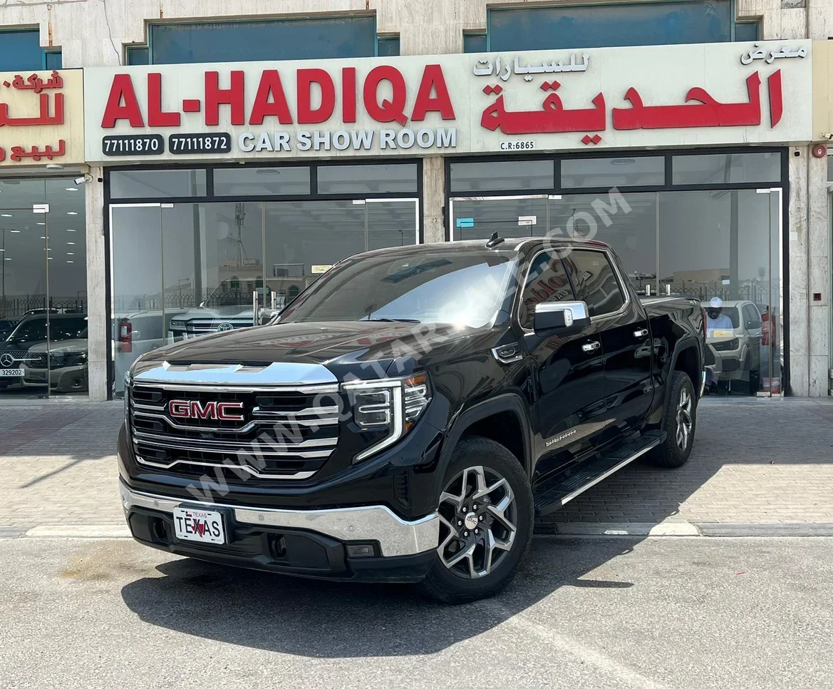 GMC  Sierra  SLT  2023  Automatic  26,000 Km  8 Cylinder  Four Wheel Drive (4WD)  Pick Up  Black  With Warranty