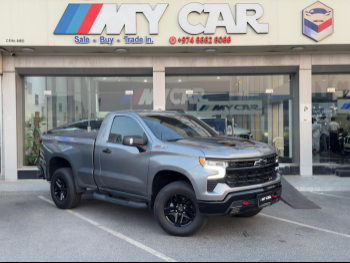 Chevrolet  Silverado  Trail Boss  2023  Automatic  58,000 Km  8 Cylinder  Four Wheel Drive (4WD)  Pick Up  Silver  With Warranty
