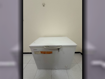 Freezers DAEWOO  White  2020  China  A+  82 CM  98 CM  62 CM  Door Lock  Automatic / Frost Free /  251-300 Lt  Upright