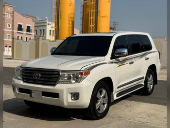 Toyota  Land Cruiser  VXR  2015  Automatic  290,000 Km  8 Cylinder  Four Wheel Drive (4WD)  SUV  White