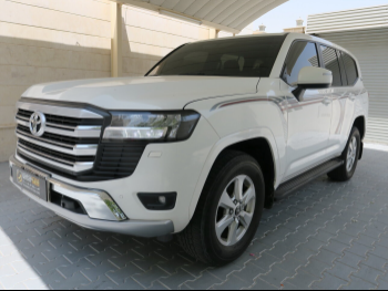 Toyota  Land Cruiser  GXR  2022  Automatic  82,000 Km  6 Cylinder  Four Wheel Drive (4WD)  SUV  White  With Warranty