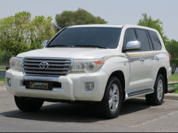 Toyota  Land Cruiser  VXR  2012  Automatic  198,000 Km  8 Cylinder  Four Wheel Drive (4WD)  SUV  Pearl