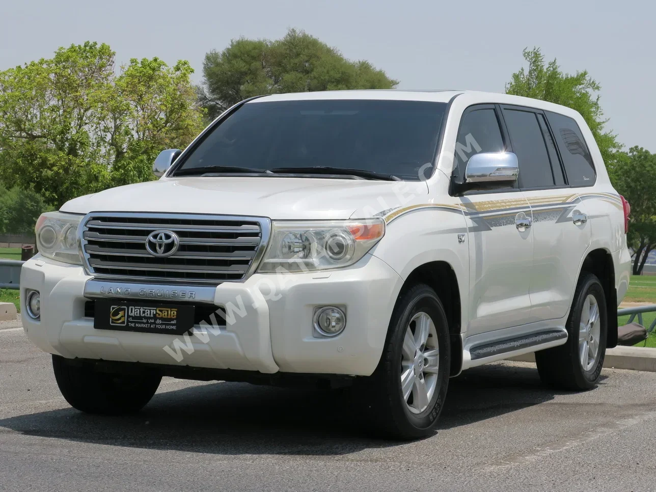 Toyota  Land Cruiser  VXR  2012  Automatic  198,000 Km  8 Cylinder  Four Wheel Drive (4WD)  SUV  Pearl