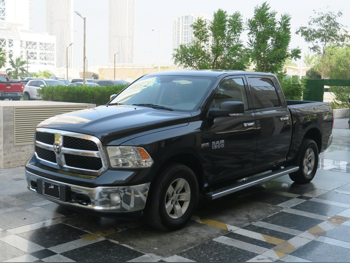 Dodge  Ram  SLT  2017  Automatic  118,000 Km  8 Cylinder  Four Wheel Drive (4WD)  Pick Up  Black