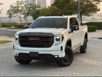 GMC  Sierra  AT4 X  2022  Automatic  39,500 Km  8 Cylinder  Four Wheel Drive (4WD)  Pick Up  White  With Warranty