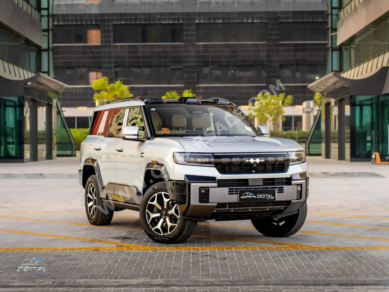 BYD  Leopard 8  2025  Automatic  0 Km  4 Cylinder  Four Wheel Drive (4WD)  SUV  Silver  With Warranty