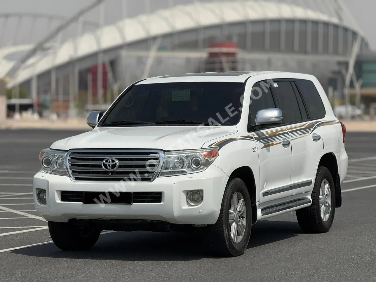Toyota  Land Cruiser  VXR  2013  Automatic  380,000 Km  8 Cylinder  Four Wheel Drive (4WD)  SUV  White
