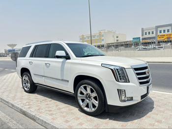 كاديلاك  اسكيليد  2016  اوتوماتيك  217,000 كم  8 سلندر  دفع رباعي  اس يو في  أبيض