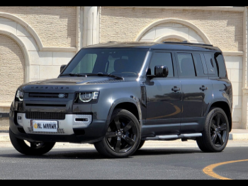 Land Rover  Defender  110 HSE  2024  Automatic  33,000 Km  6 Cylinder  Four Wheel Drive (4WD)  SUV  Gray  With Warranty