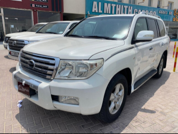 Toyota  Land Cruiser  VXR  2011  Automatic  454,000 Km  8 Cylinder  Four Wheel Drive (4WD)  SUV  White
