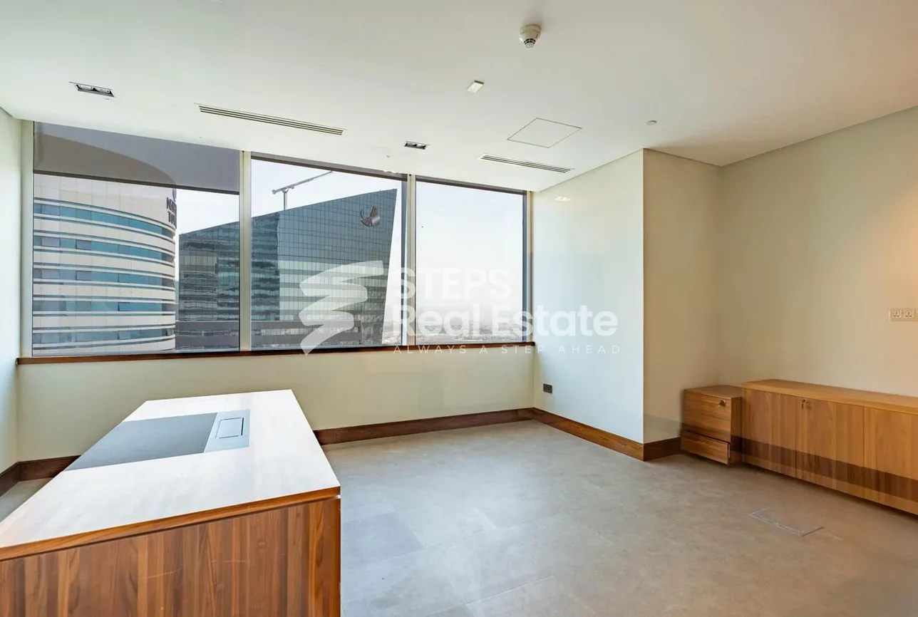 Commercial Offices - Semi Furnished  - Lusail  - Marina District