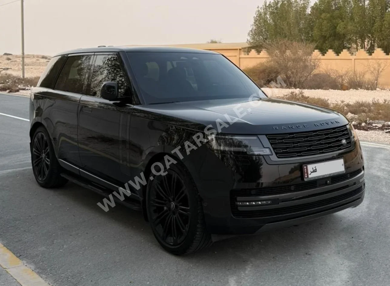 Land Rover  Range Rover  Vogue SE  2025  Automatic  14,000 Km  6 Cylinder  Four Wheel Drive (4WD)  SUV  Black  With Warranty