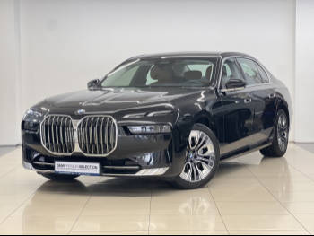 BMW  7-Series  735 i  2025  Automatic  6,500 Km  6 Cylinder  All Wheel Drive (AWD)  Sedan  Black  With Warranty