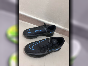 Sports Shoes Nike /  Football  for Men  size 39