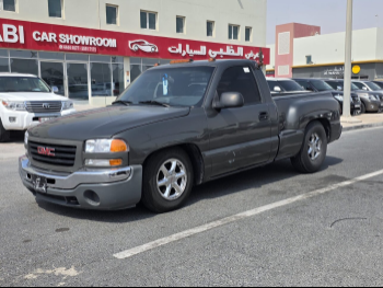 جي ام سي  سييرا  اس ال اي  2002  عادي  227,000 كم  8 سلندر  دفع رباعي  بيكب  رمادي