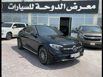 مرسيدس - بنز  جي ال سي  200  2025  اوتوماتيك  9,000 كم  4 سلندر  دفع رباعي  اس يو في  أسود  تحت الضمان