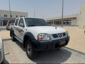 Nissan  Patrol  Pickup  2016  Manual  118,000 Km  6 Cylinder  Four Wheel Drive (4WD)  Pick Up  Silver